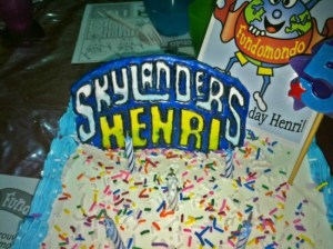 skylanders cookies and fondant topper 02