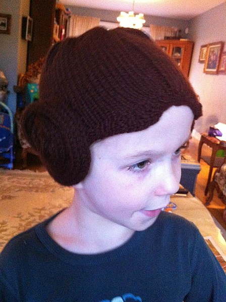 jakob-in-leia-hat